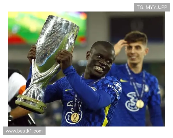 博格巴与坎特中场创作偏向分散驱动差异