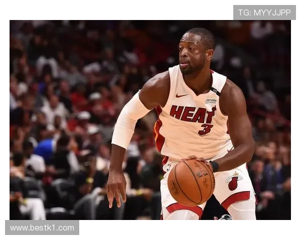 庞伟下场后直接换运动裤？这也太不符合NBA大神的日常了吧