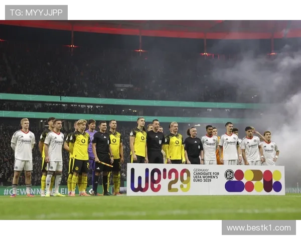 多特蒙德中场失控，节奏混乱问题显现，稳定性面临考验