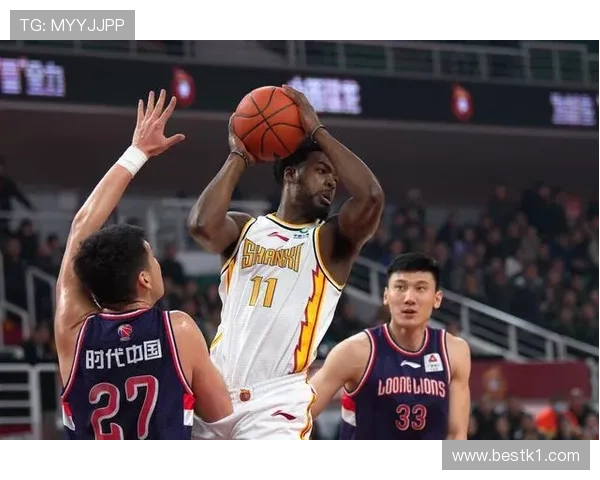 篮球比赛中对于持球规则的具体限制条件与判罚依据详解