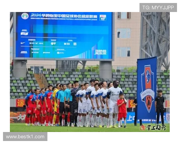 梅州客家迎回主教练米兰备战下一轮中超关键战 梅州客家迎回主教练米兰备战下一轮中超关键战